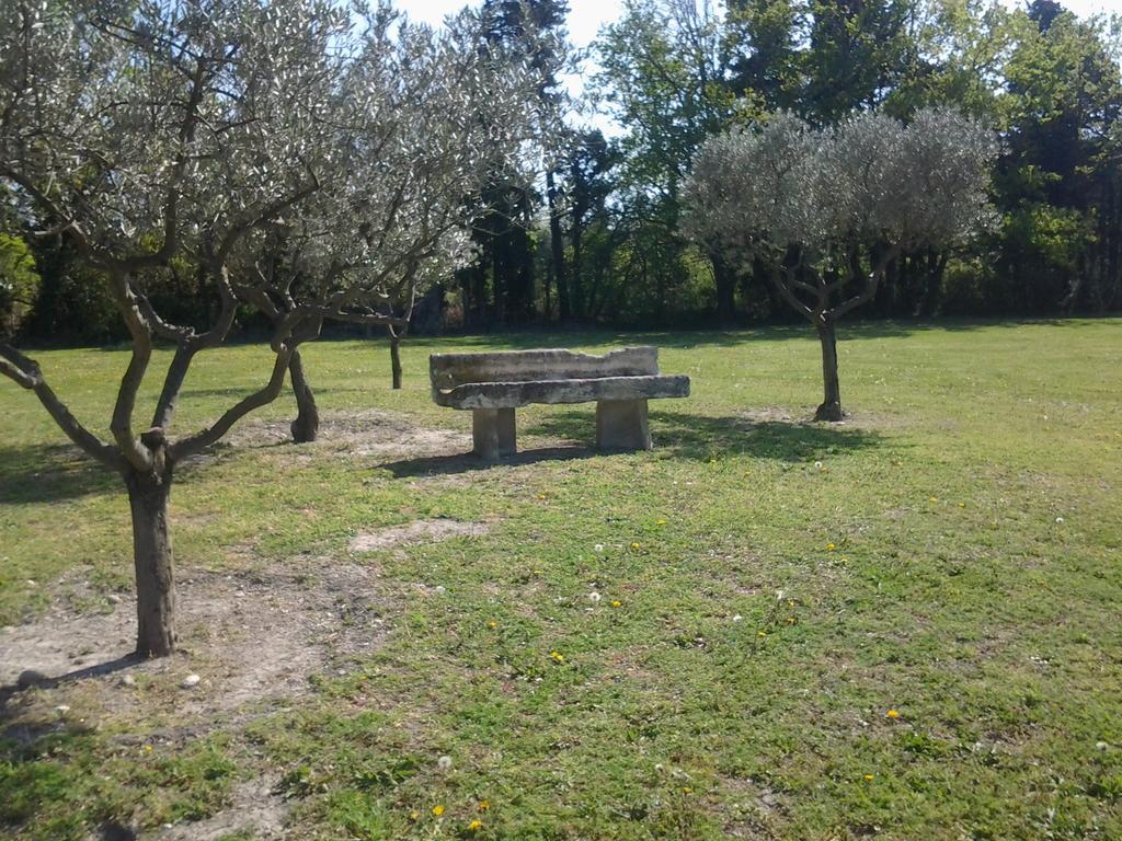 La Bastide Des Amouriers Caumont-sur-Durance Exteriér fotografie