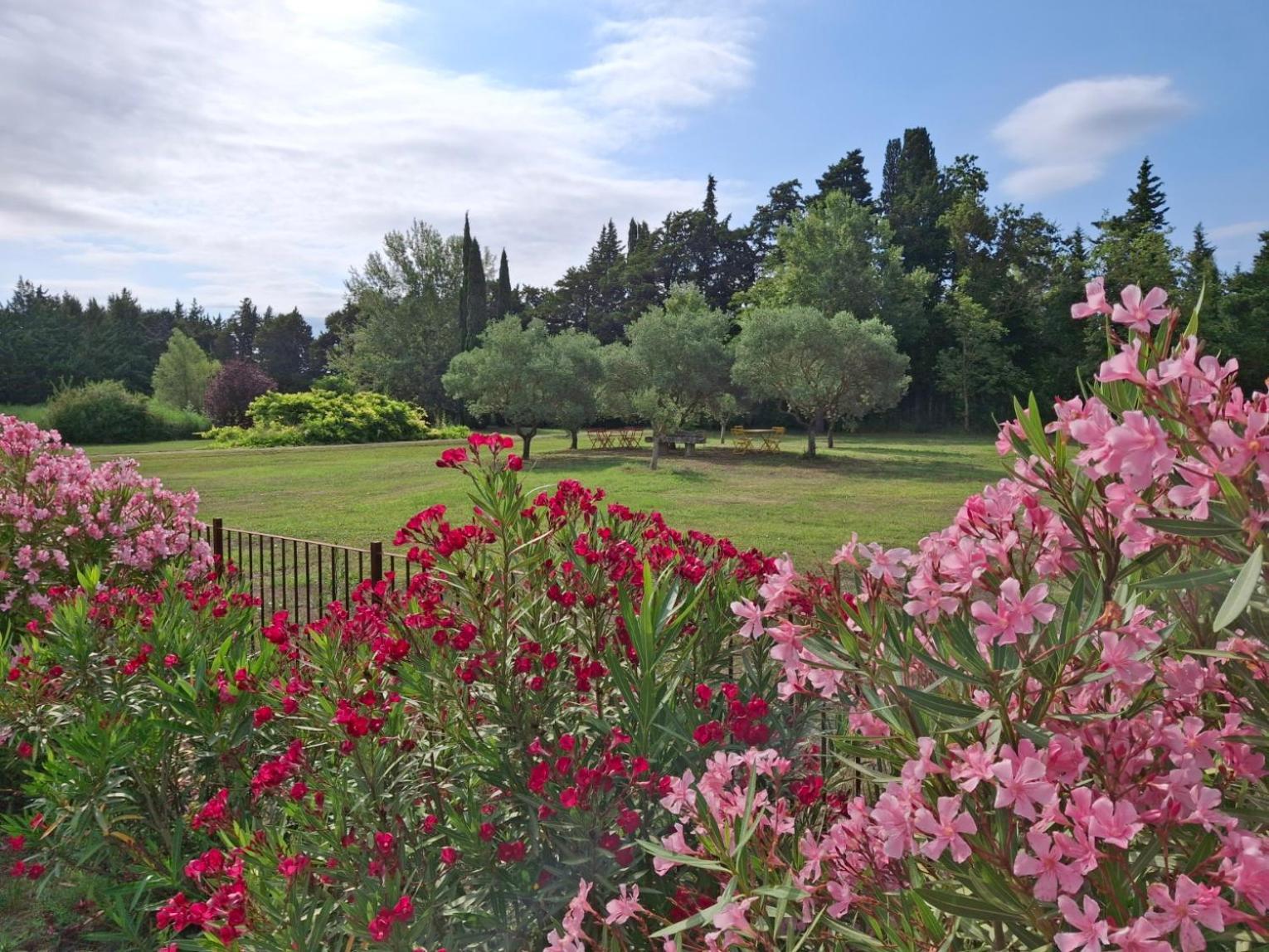 La Bastide Des Amouriers Caumont-sur-Durance Exteriér fotografie